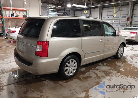 2014 Chrysler Town & Country Touring z USA, uszkodzony, nr VIN 2C4RC1BG7ER445170